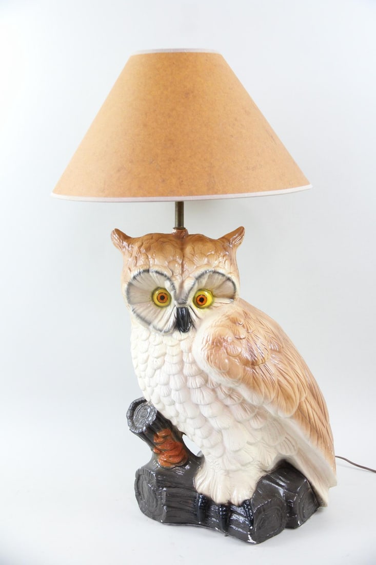 Large Chalkware Owl Lamp: Mid-Century Modern Chalkware Owl Lamp. Fantastic larger than life owl form table lamp made of chalkware, painted in realistic colors. Brown shade included. Dimensions of the lamp are 33 in h x 15 in w