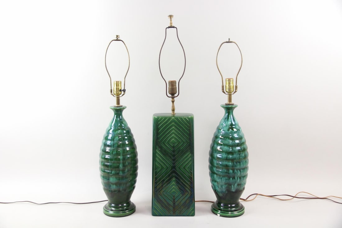 Lot of 3 Green Glazed Ceramic Lamps: Lot of 3 Mid-Century Modern Green Glazed Ceramic Lamps. Includes 2 green drip glaze ceramic table lamps with a beehive form and a single lamp with geometric diamond pattern. Dimensions are 20 in h x 6