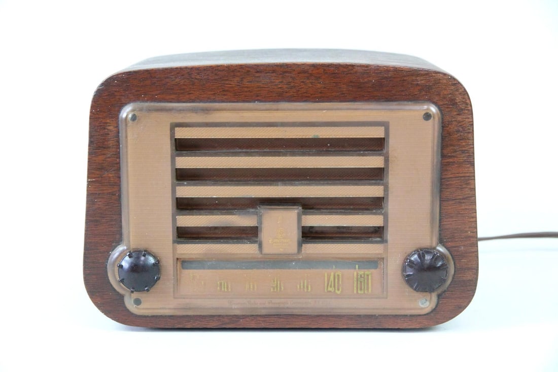 Emerson Radio, Model 578A, by Charles & Ray Eames (1 of 9)