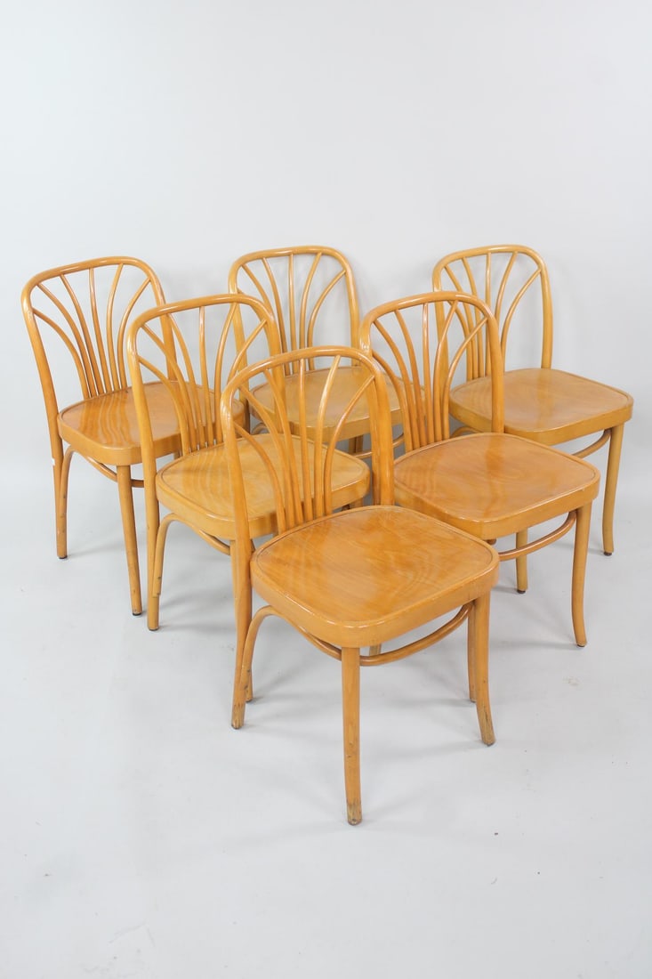 Set of 6 Bentwood Dining Chairs, Manner of Josef Hoffmann: Set of 6 Mid-Century Modern Bentwood Dining Chairs, Manner of Josef Hoffmann. Six matching blonde wood chairs with bentwood frames. Dimensions are 32 in h x 17.5 in w x 20 in d. Seat height is 19 in. 
