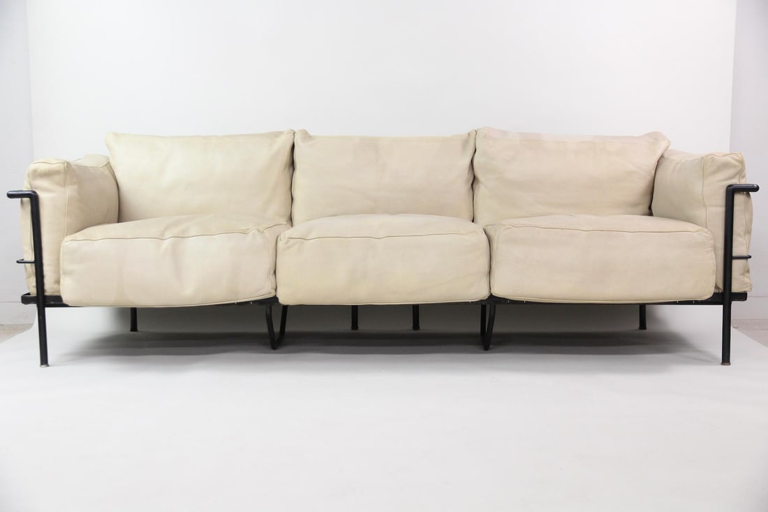 Cream Leather & Black Steel Le Corbusier Sofa, Cassina, 1 of 2 (1 of 20)