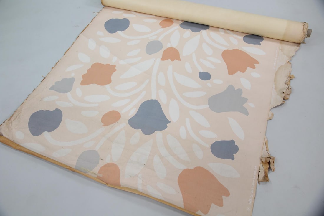 Roll of Jack Larson Floral Screenprint Wallpaper 1978 (1 of 7)