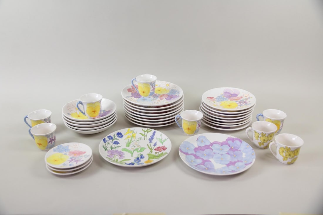 Group of 34 Ernestine Salerno Floral Dinnerware: Group of 34 Mid-Century Modern Ernestine Salerno Floral Dinnerware, Cups, Plates and Bowls. Thirty-four pieces of hand painted ceramic dinnerware from the Mid-Century American artist Ernestine Virden 