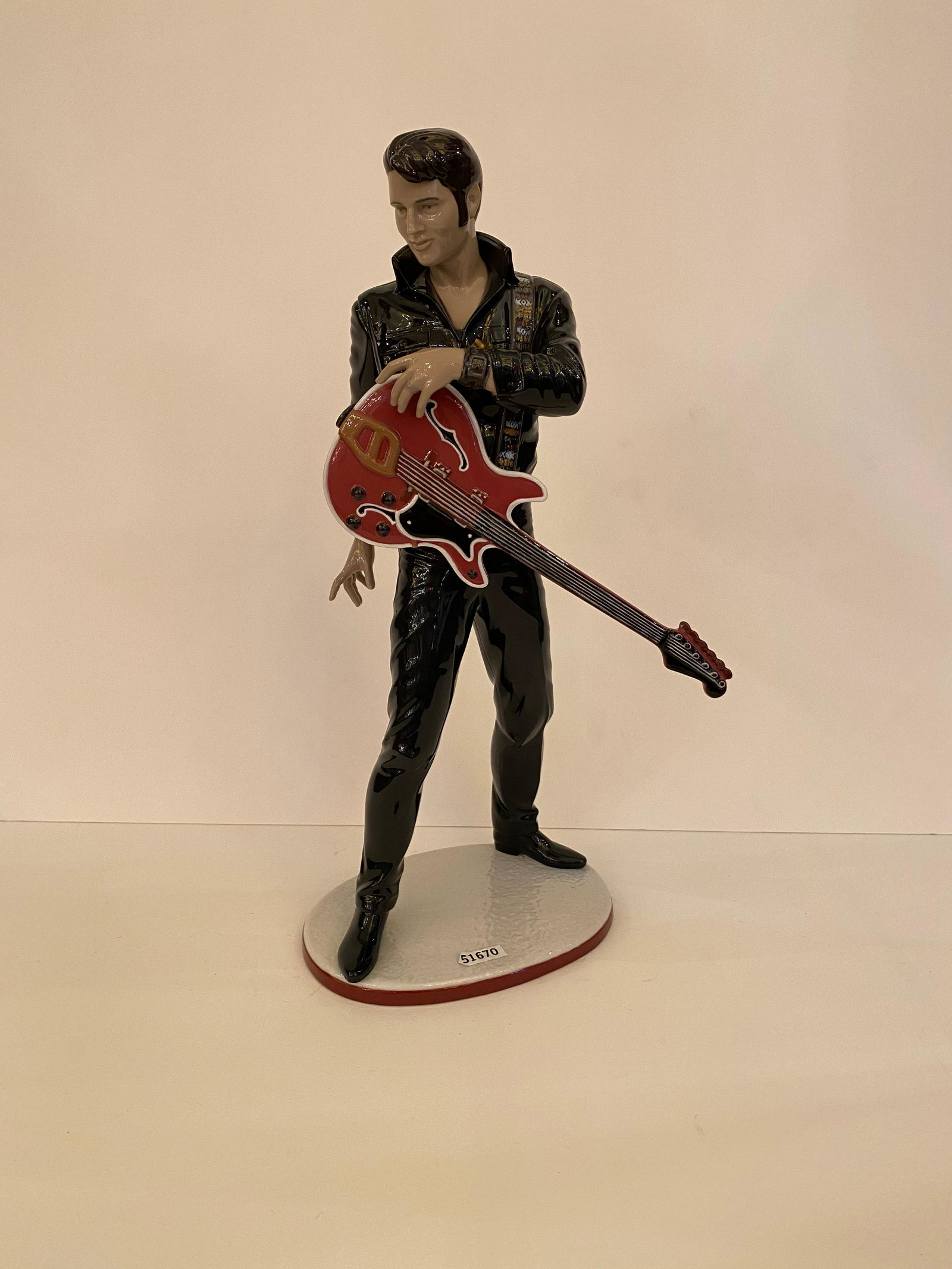 Lladro ''Elvis Presley'' # 01008469 (1 of 6)