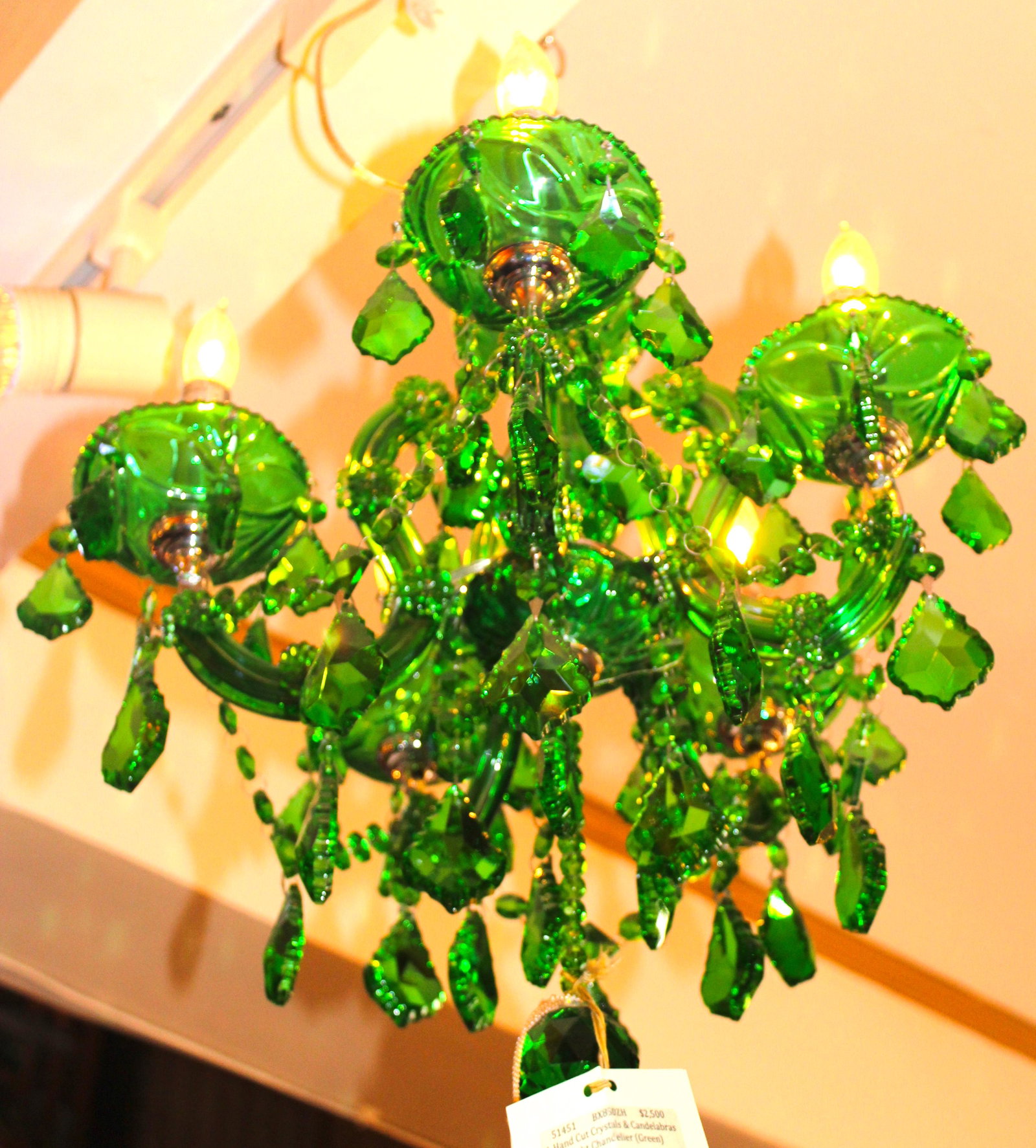 Hand Cut Emerald Green Crystal Candelabra 5 Light: Hand Cut Emerald Crystal Candelabra 5 light Chandelier with pendant design From Local Estate Approx 17 x 17 inches