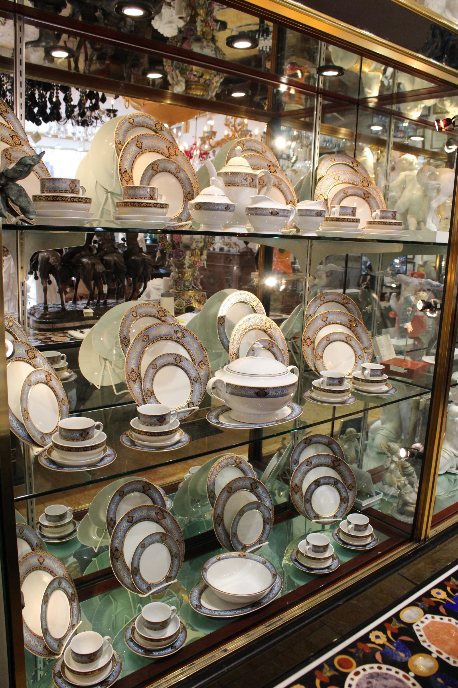 95pc German Porcelain Dinnerware Service for 12: 95 Piece German Porcelain Dinner Service for 12. Each place setting includes a dinner plate, a salad plate, a bread plate, bowl, dessert bowl, cup and saucer. Also included is a covered serving dish, 