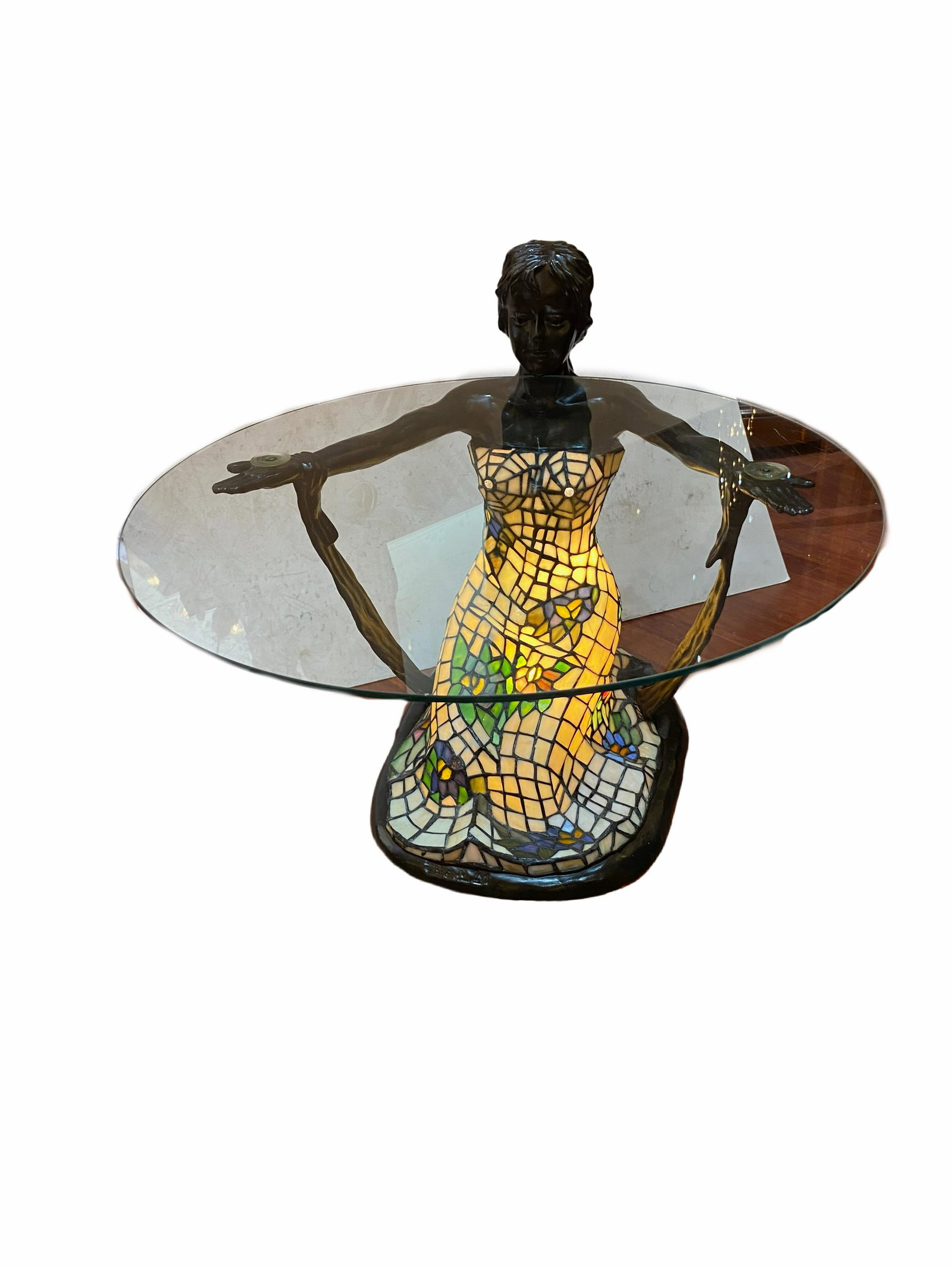 Art Deco Tiffany Style Glass Top Coffee Table: Art Deco Tiffany Style Glass Top Coffee Table Approx. 23.5 x 31 x 20 inches