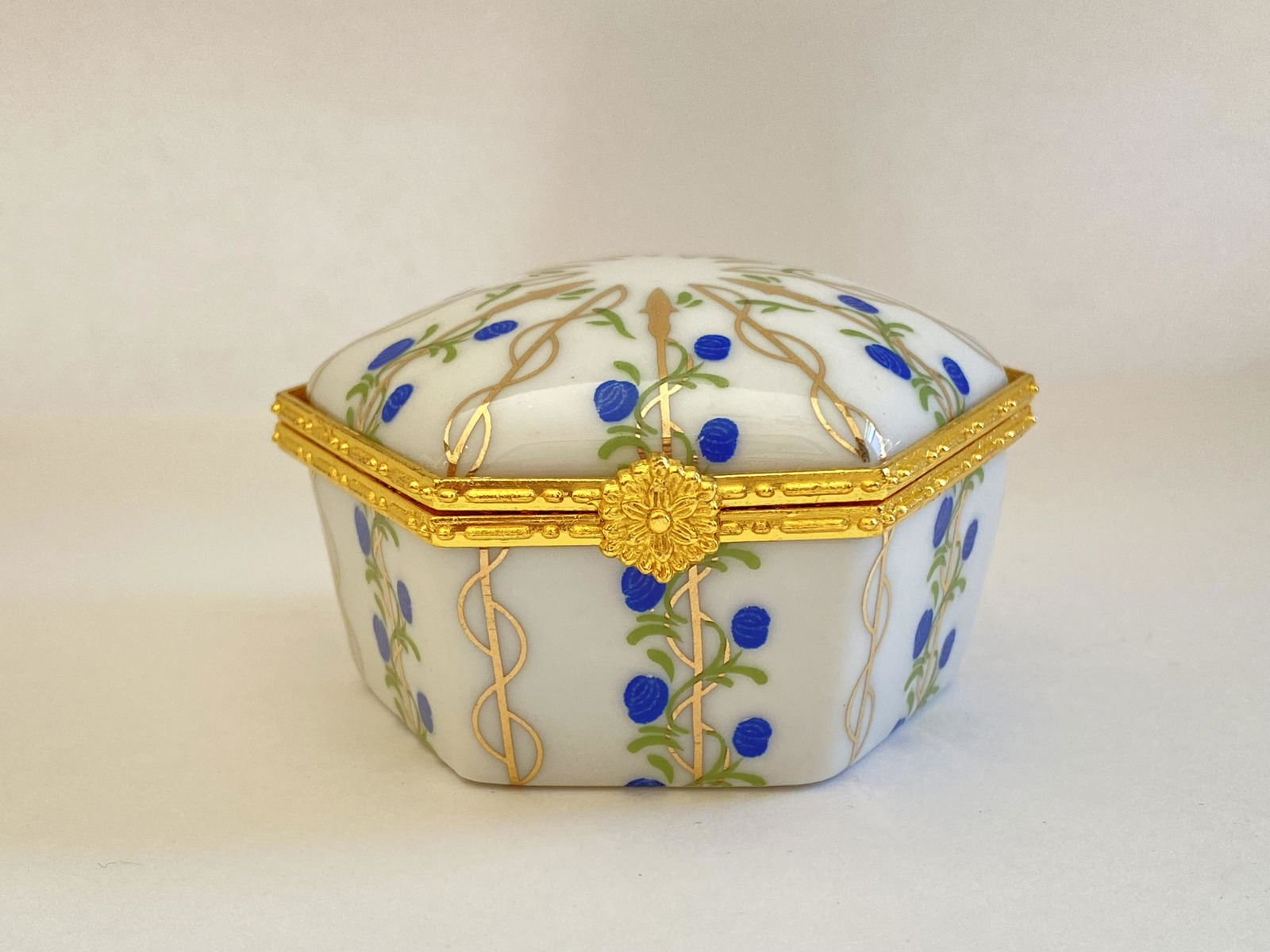 Hand Painted Porcelain Hinged Box (1 of 6)