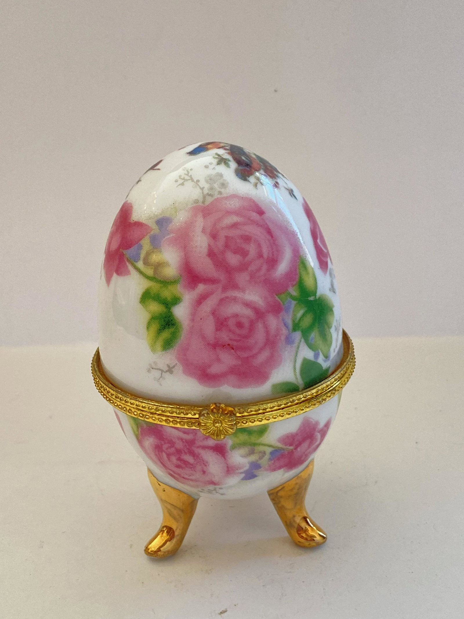 Hand Painted and Decaled Porcelain Hinged Egg Trinket: Hand Painted Porcelain and Decaled Hinged Egg Trinket Box Approximate Dimensions: 4"H x 2"Dia