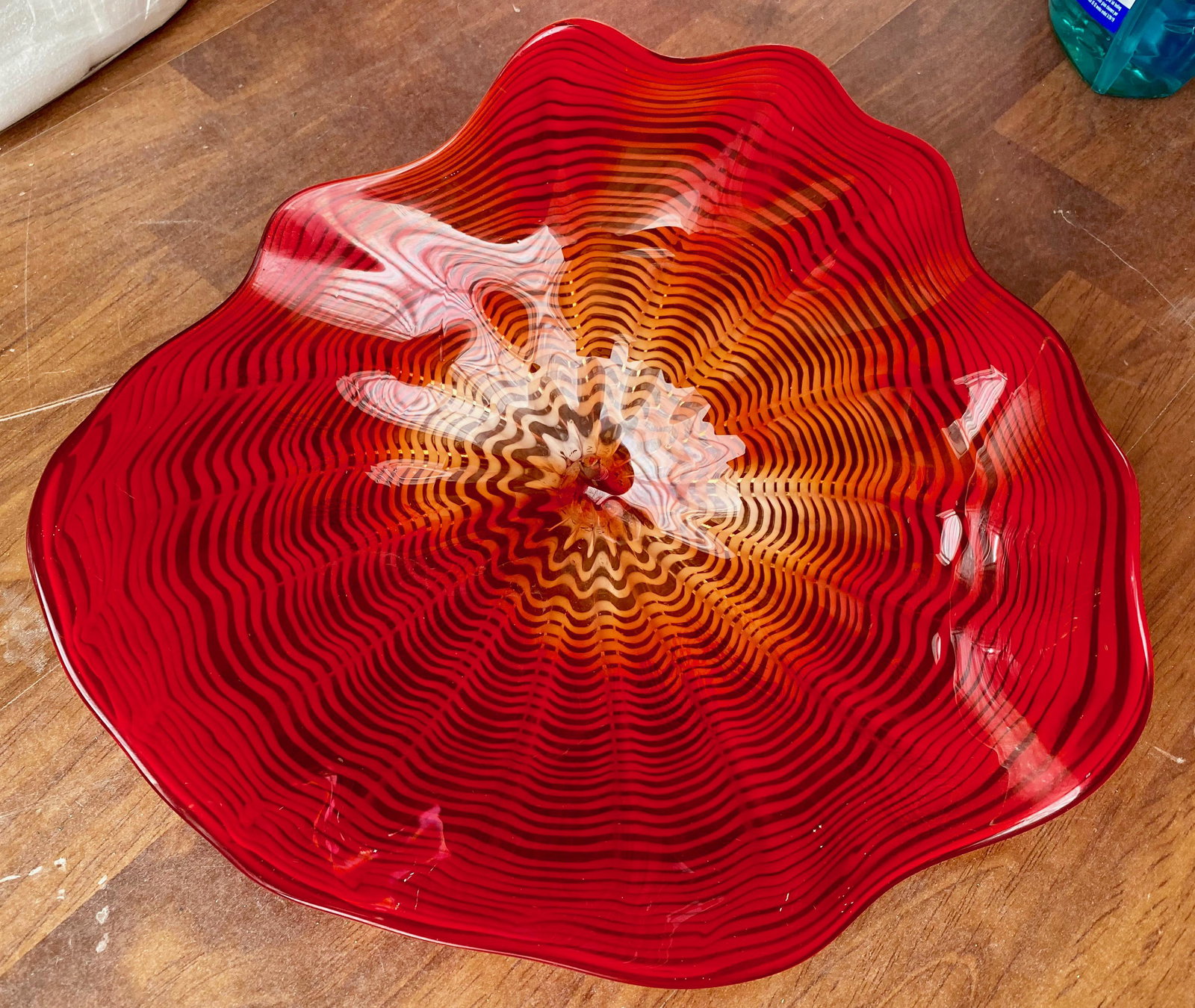Artisan Blown Art Glass Plate: Artisan Blown Art Glass Plate. Wall mount included Approx 12" Diameter