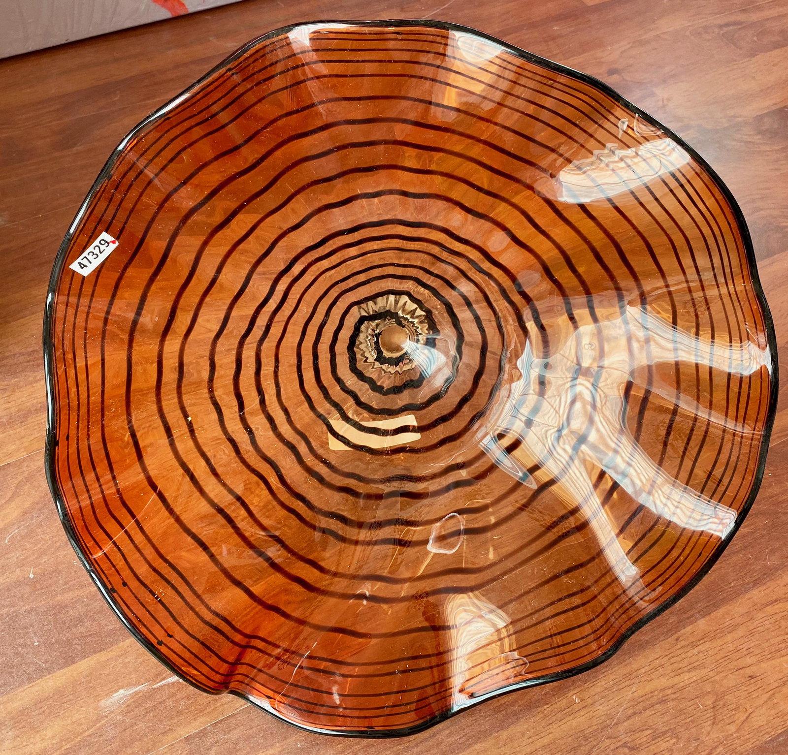 Artisan Blown Art Glass Plate: Artisan Blown Art Glass Plate. Wall mount included Approx. 14" Diameter