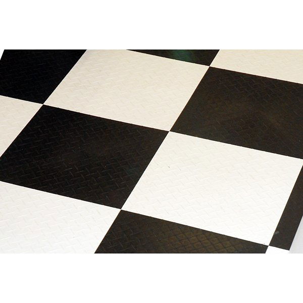 306 9,000+ Sq.Ft. Black & White