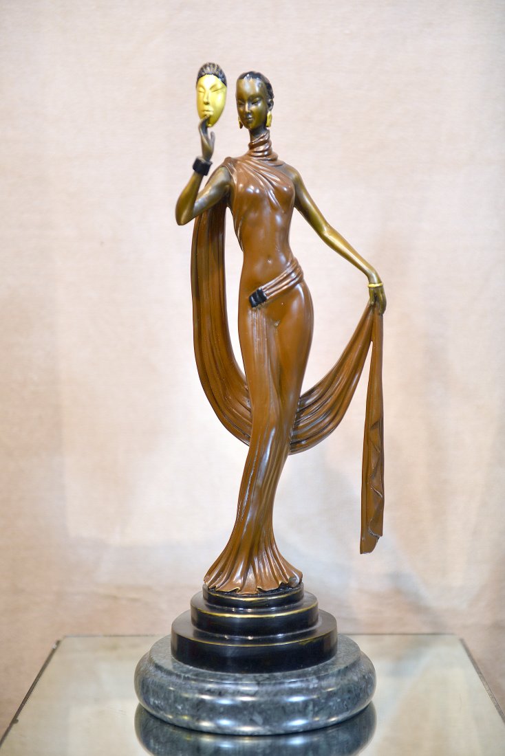 Art Deco Woman (1 of 7)
