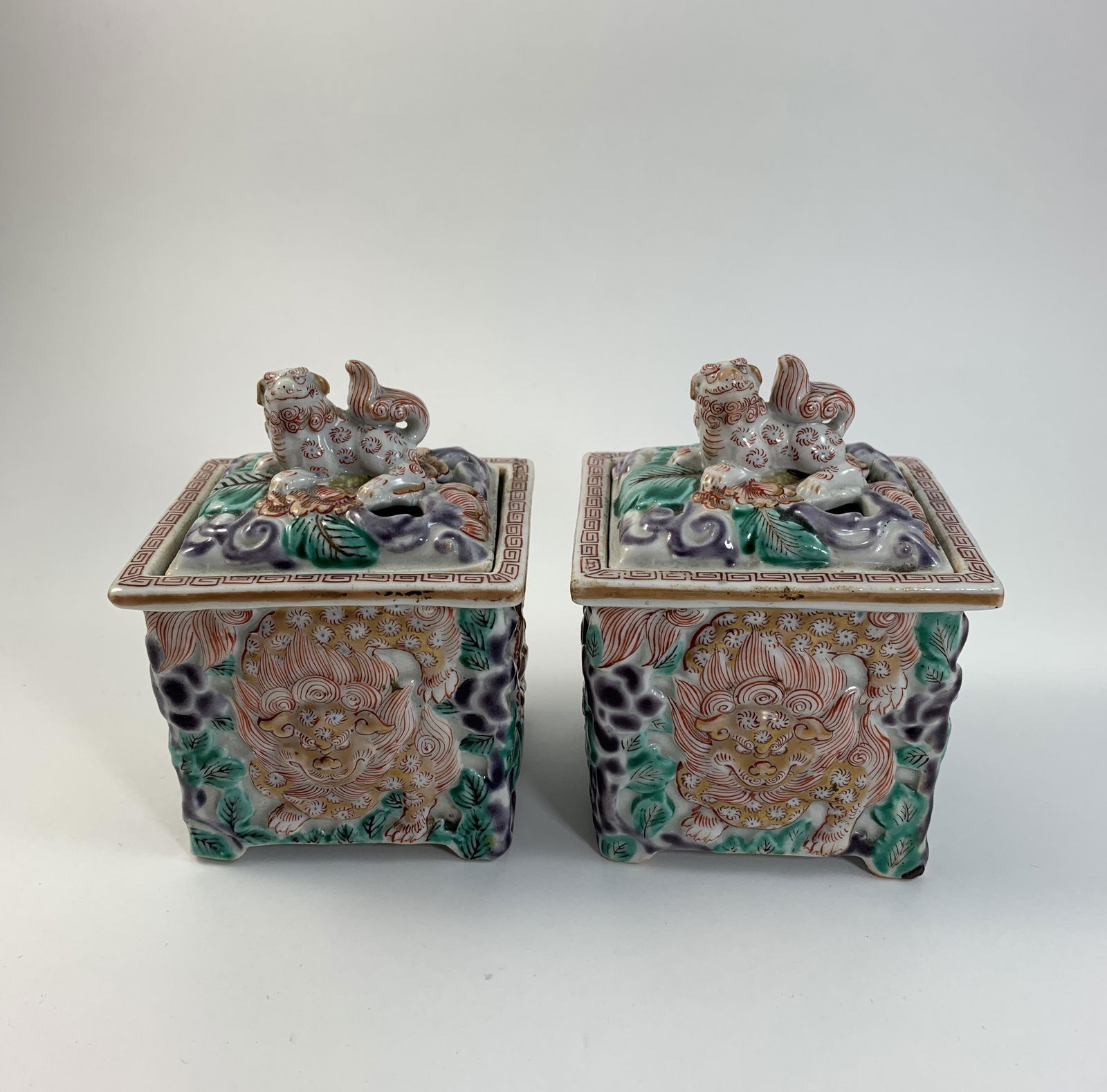 Pair Foo Dog Lidded Boxes (1 of 12)