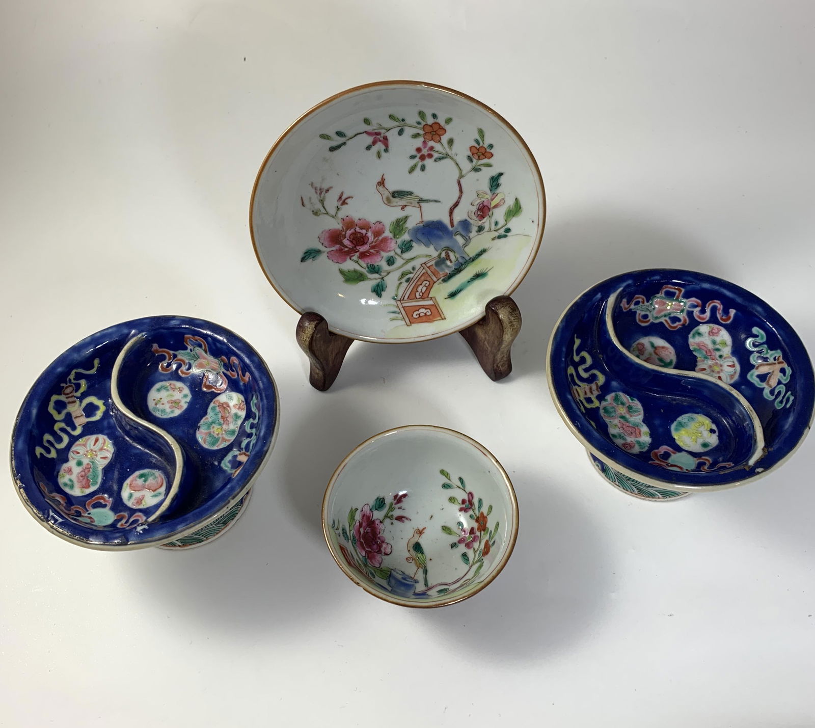 Various Chinese Porcelain Objects (1 of 20)