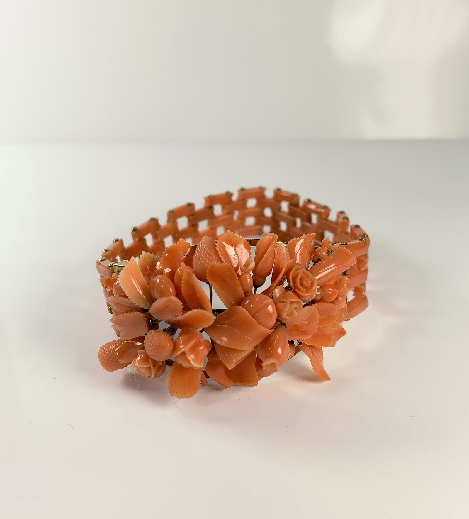 A Victorian 14k Gold Pink Coral Bracelet Floral Design (1 of 15)