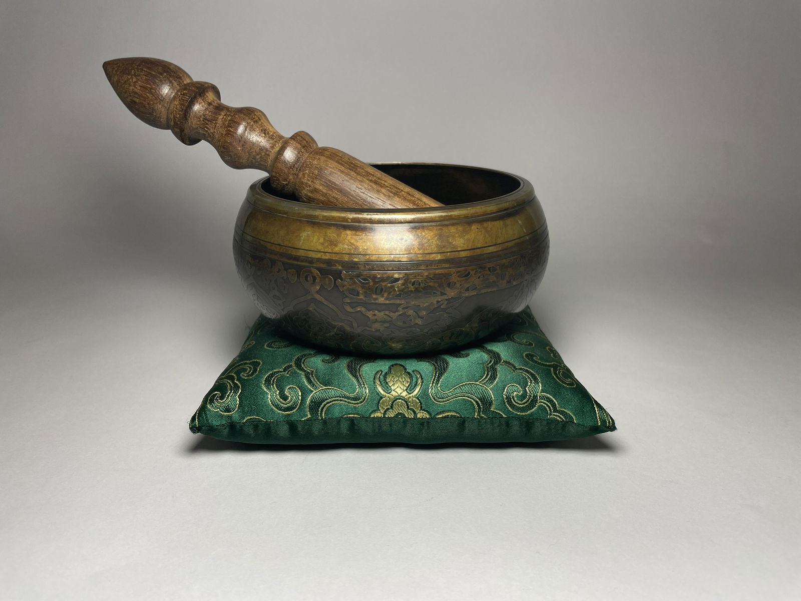 A Tibetan Singing Alms Bow Buddhist Wheel of Life (1 of 15)