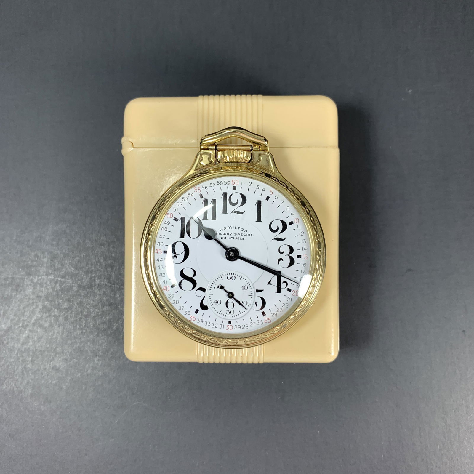 A Hamilton 950 B 23 Jewels Pocket Watch (1 of 20)