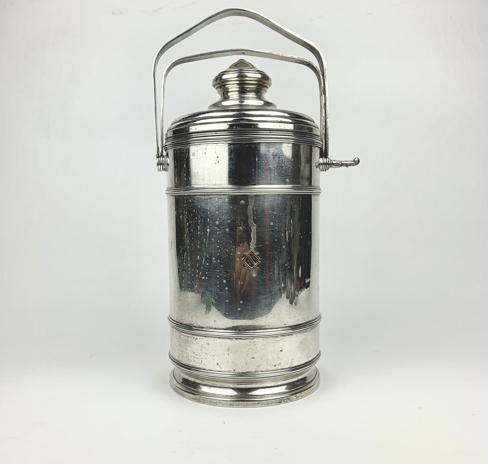 A Cartier Sterling Silver Champagne Lidded Ice Bucket (1 of 20)