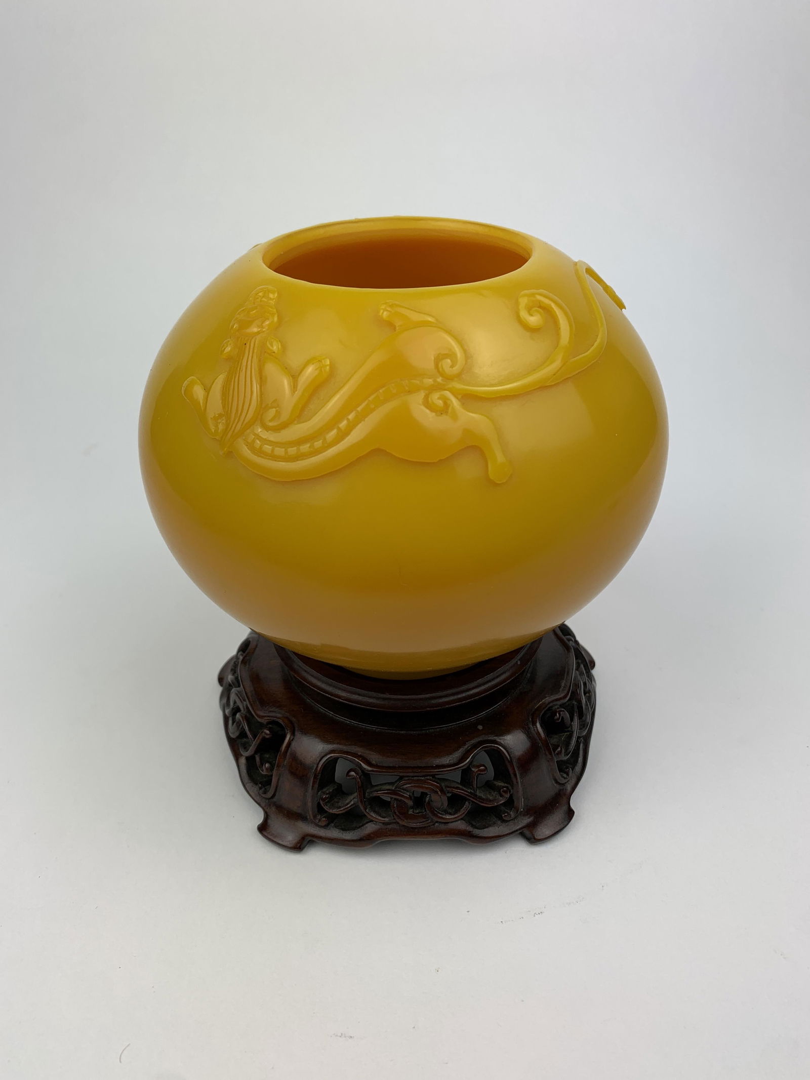 A Chinese Qing Dy. Globular Yellow Pekking Glass Vase (1 of 20)