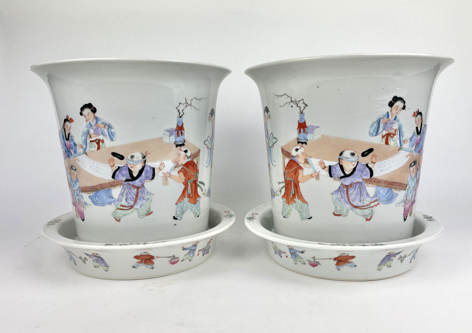 Pair Chinese Famille Rose Enamelled Porcelain Planters (1 of 20)
