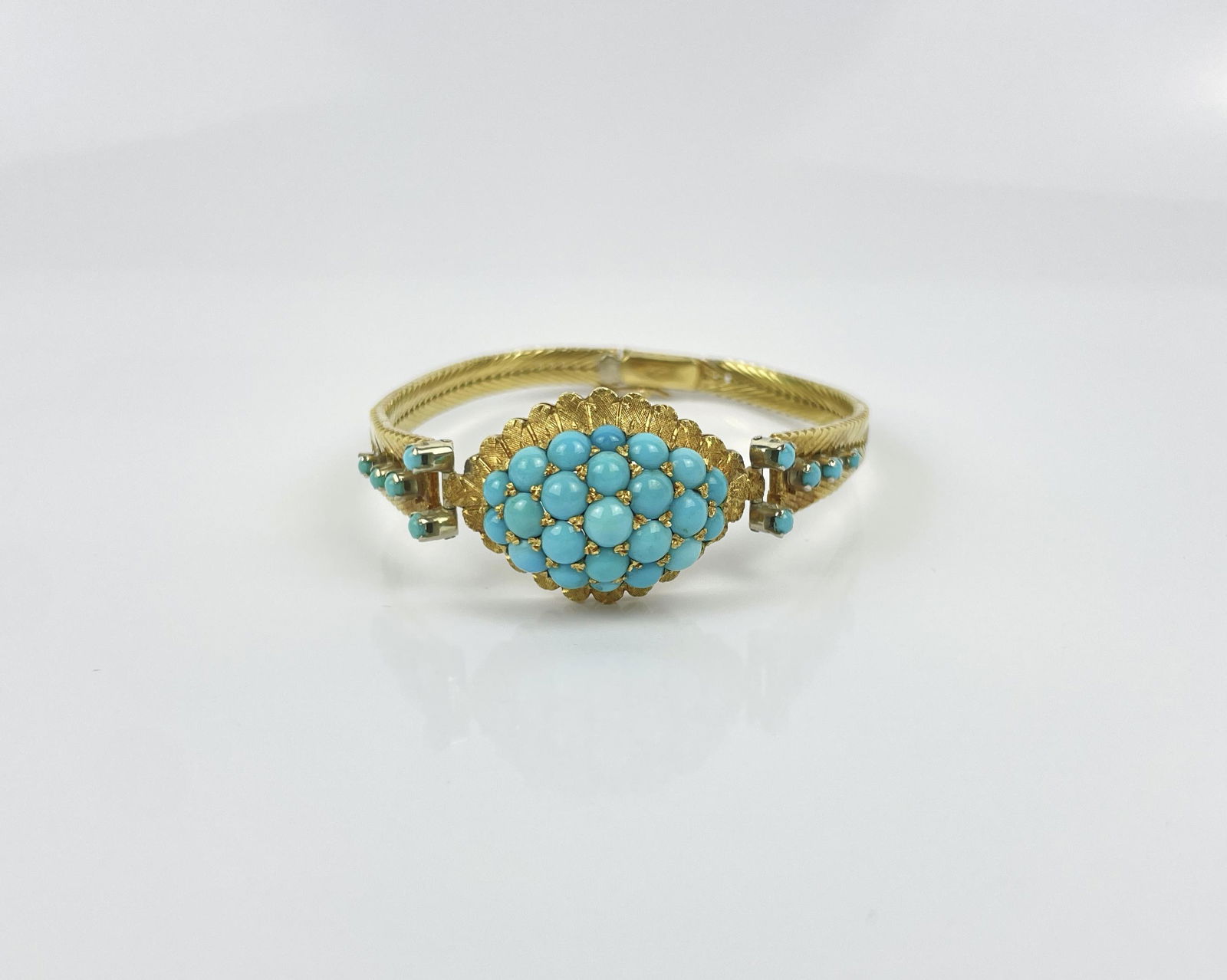 An 18k Gold Turquoise Bead Bracelet (1 of 13)