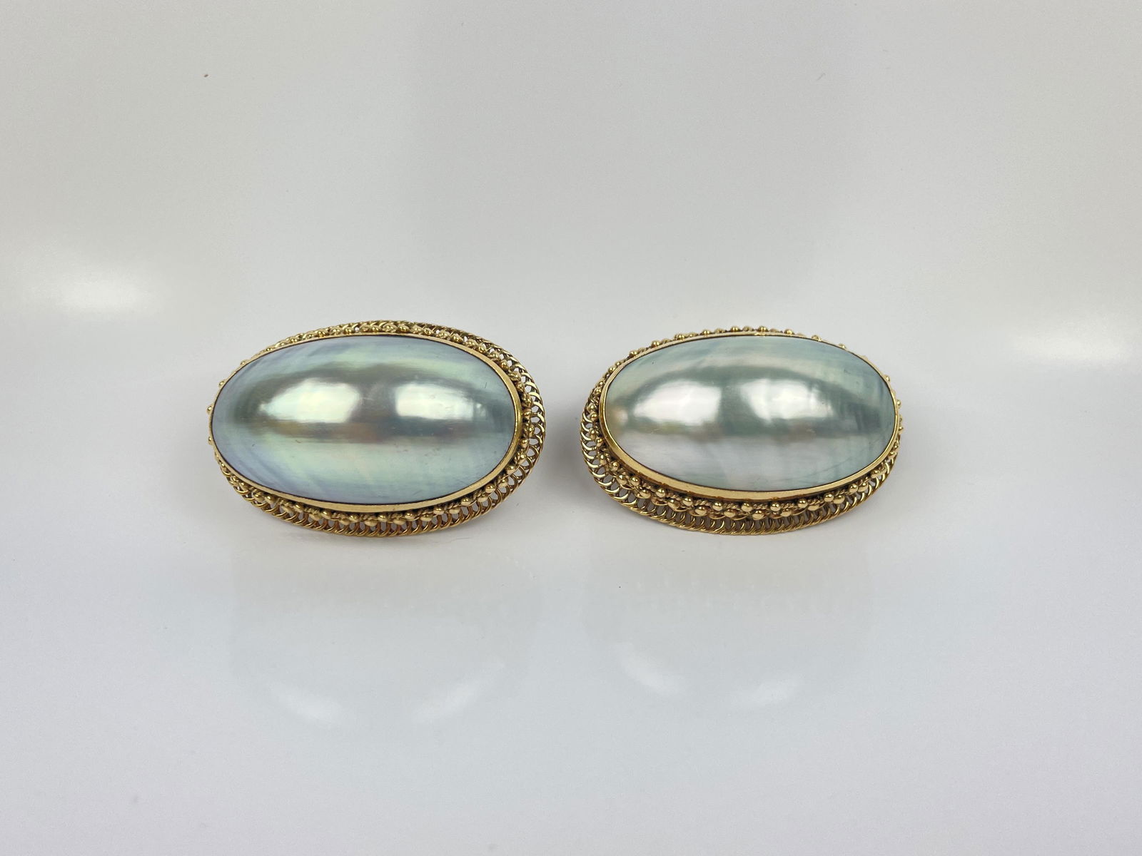 A Large Vintage Pair of 14k Gold Pearl Cufflinks (1 of 13)