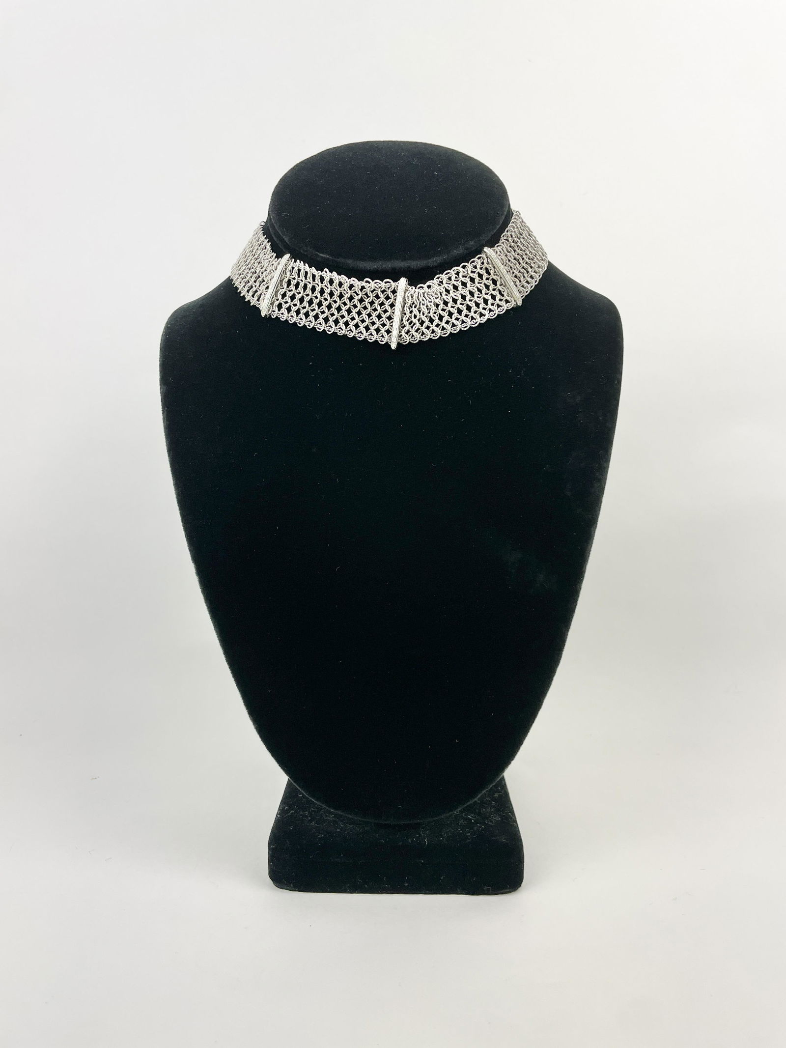 A Vintage 18k Gold Diamond Mesh Choker Necklace (1 of 20)