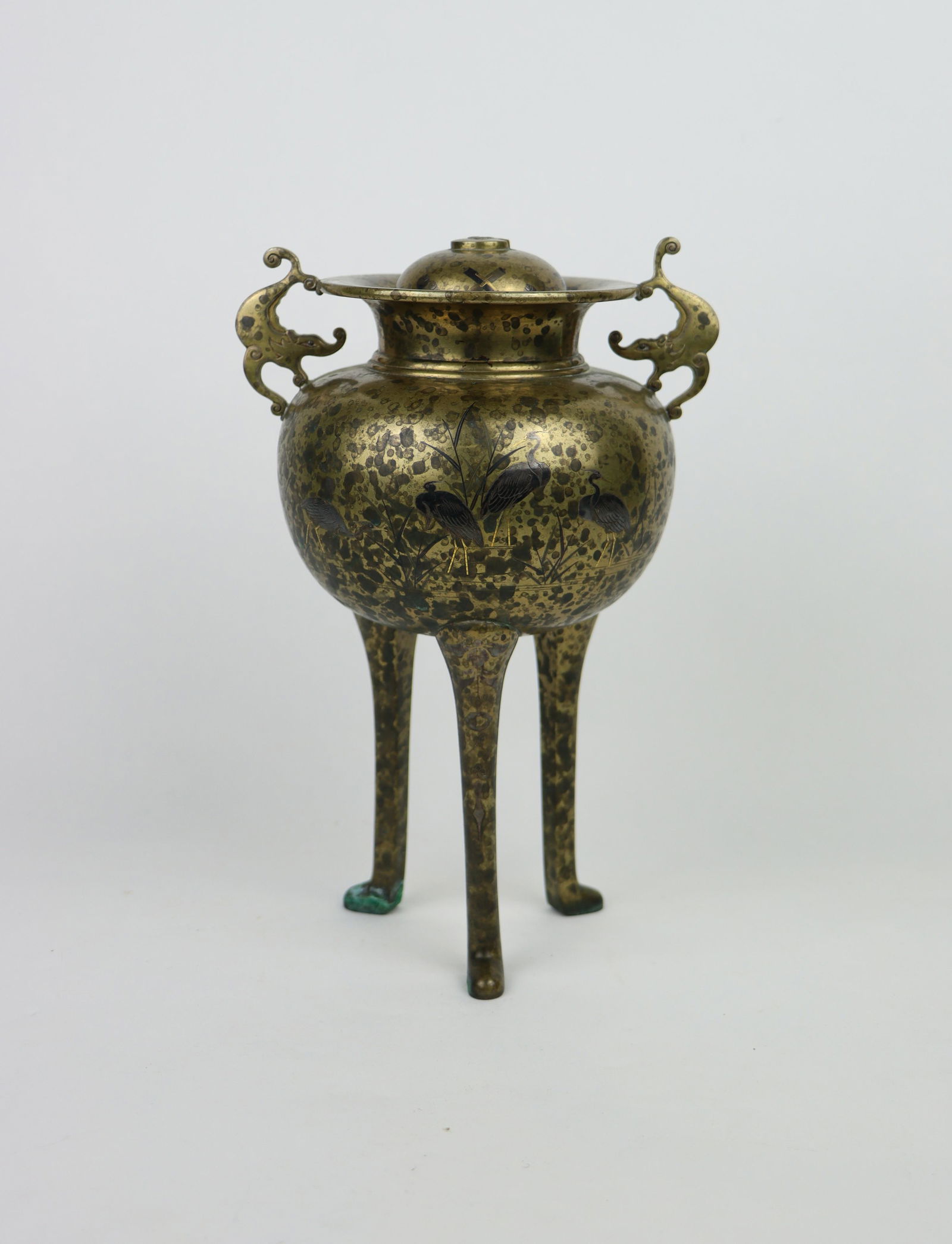 A Fine Meji Period Gilt Bronze Tripod Incense Burner (1 of 20)