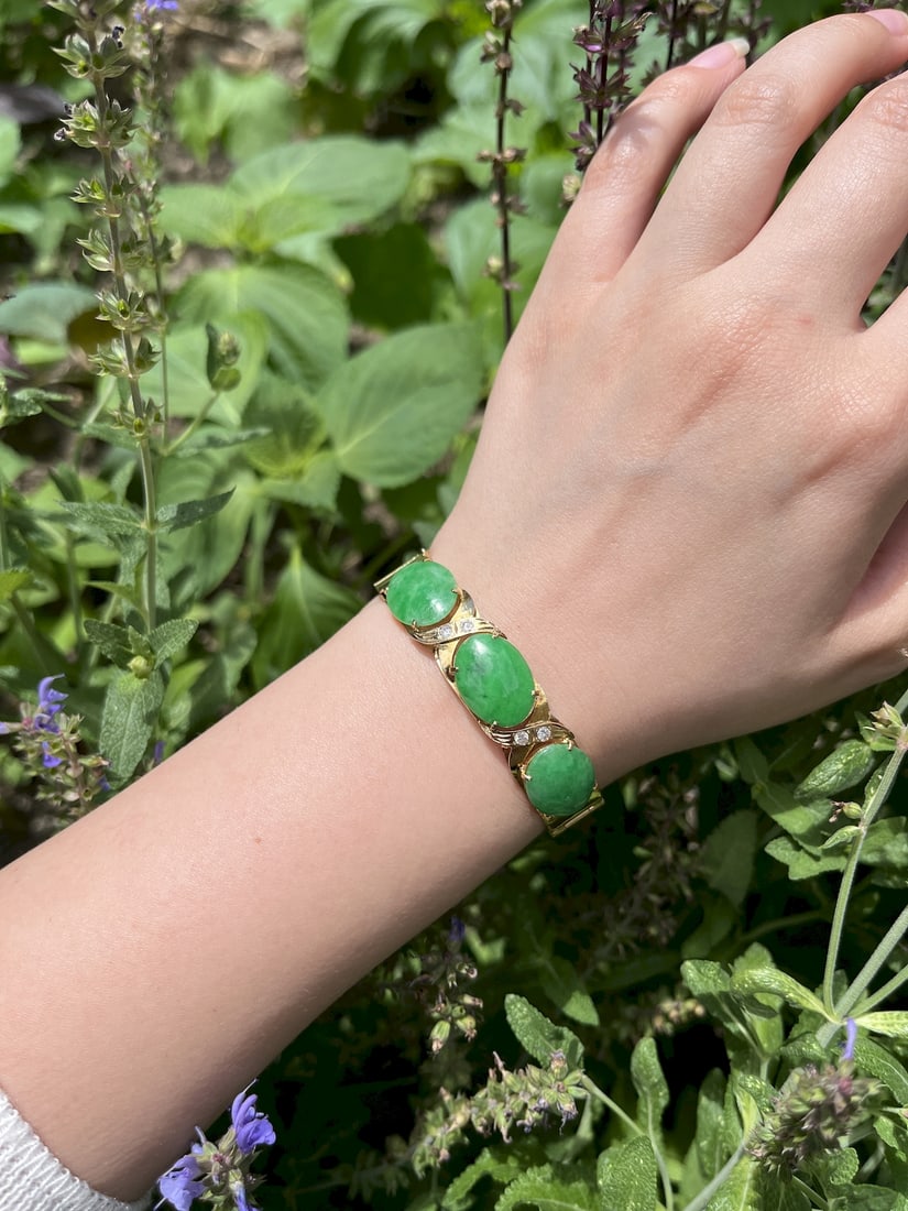 18K Gold Jadeite Bracelet Bangle (1 of 14)