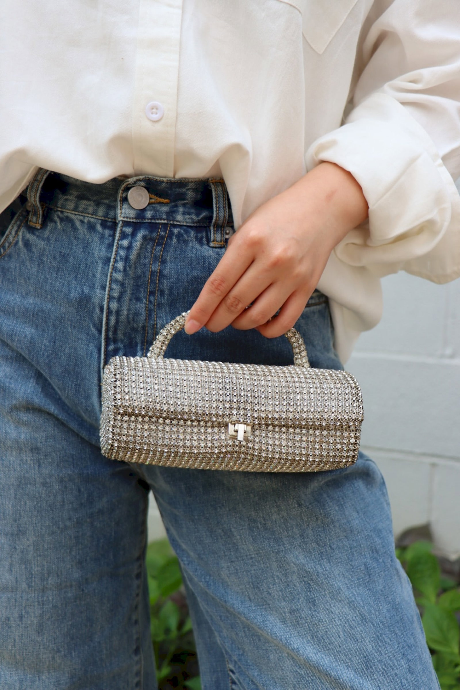 Vintage Austria Delill Handmade Silver Tone Rhinestone HandBag: Vintage Austria Delill Handmade Silver Tone Rhinestone HandBag Approximate Dimensions: 7 cm (Height) 18 cm (Length) 8.3 cm (Width) 320.3 grams in weight.
