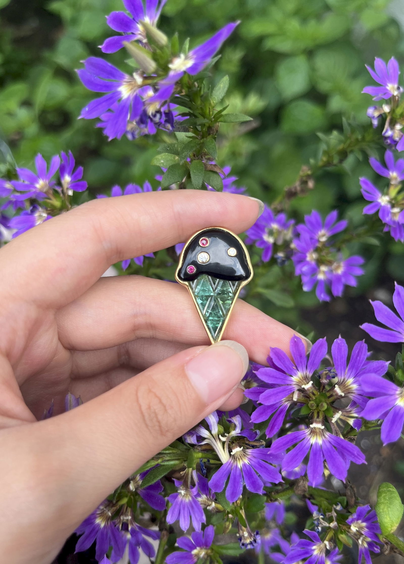 1980s Vintage 18 Karat Gold Invisible Set Multi-Gem Ice Cream Cone Brooch (1 of 11)