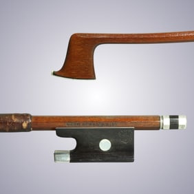 A VIOLIN BOW BY OTTO DURRSCHMIDT