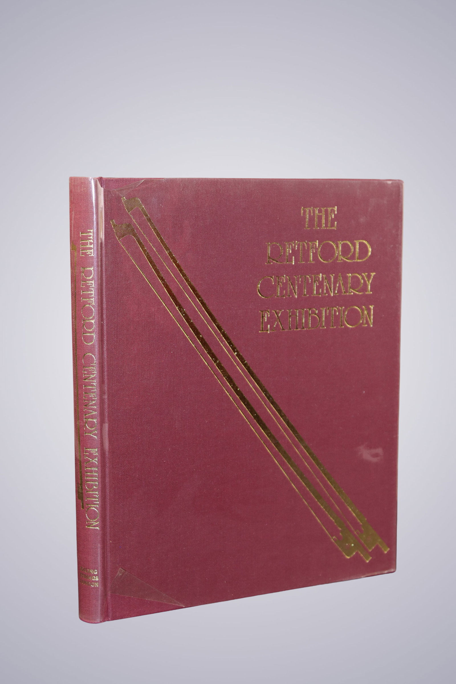 THE RETFORD CENTENARY EXHIBITION BY EALING STRINGS LONDON 1975: THE RETFORD CENTENARY EXHIBITION BY EALING STRINGS LONDON 1975 Approximate Dimensions: 26 cm (Length) 21 cm (Width) Discounted Buyer's premium and higher-resolution photographs of lots are available t