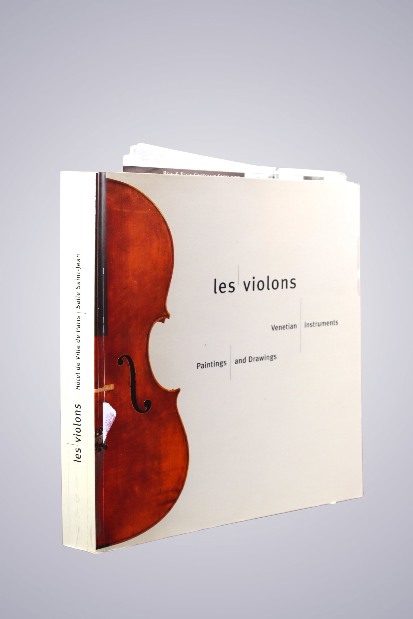 LES VIOLONS - VENETIAN INSTRUMENTS, PAINTINGS AND DRAWINGS IN THE HOTEL DEVILLE DE PARIS/SALLE: LES VIOLONS - VENETIAN INSTRUMENTS, PAINTINGS AND DRAWINGS IN THE HOTEL DEVILLE DE PARIS/SALLE SAINT-JEAN Post-card sized Photographs of few highlights are also included and pictured near the cover pa