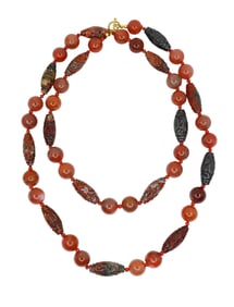 AGATE AND CARVED HARDSTONE BEAD NECKLACE