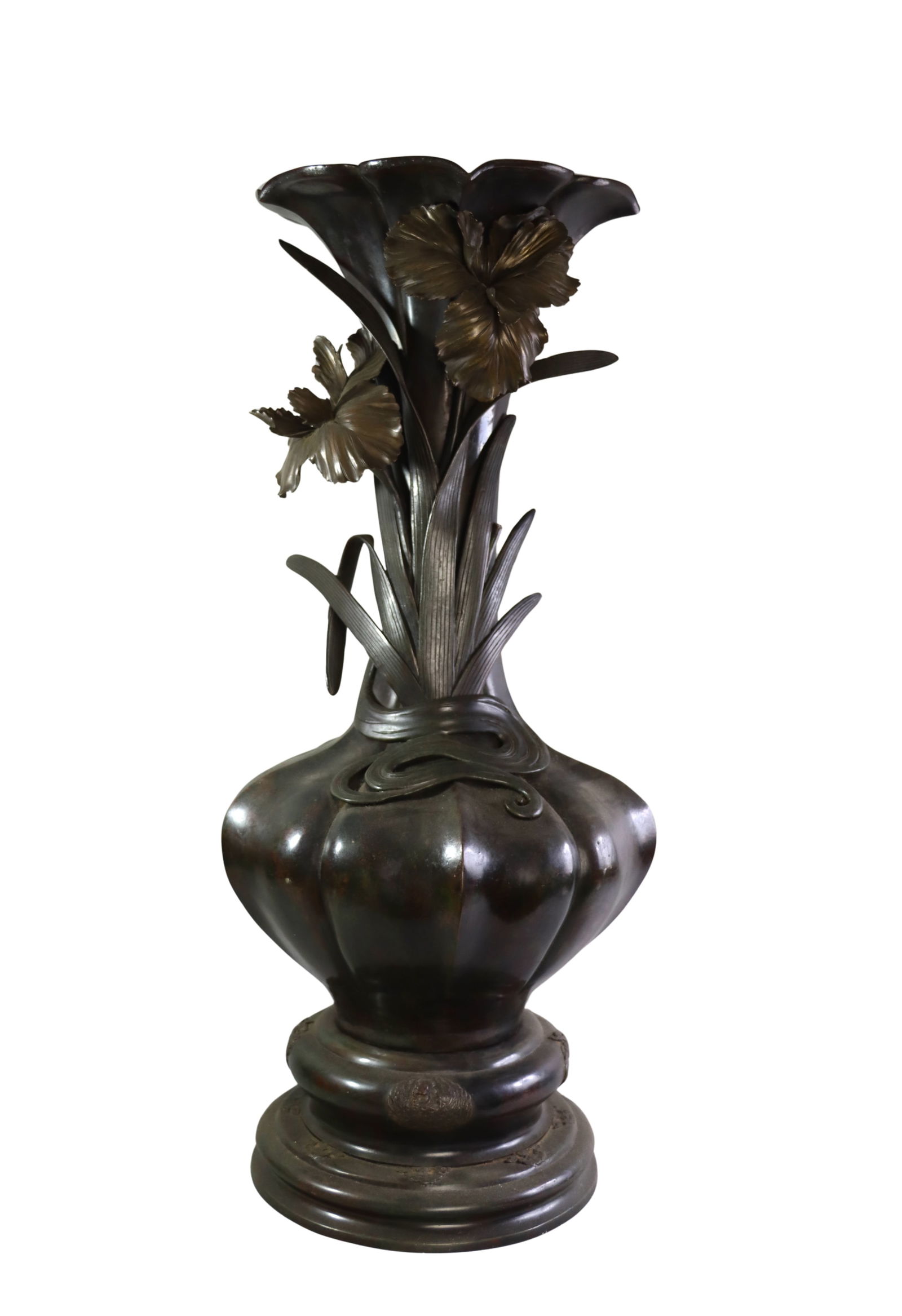 JAPANESE MEIJI PERIOD BRONZE VASE WITH IRIS FLOWERS (1 of 19)