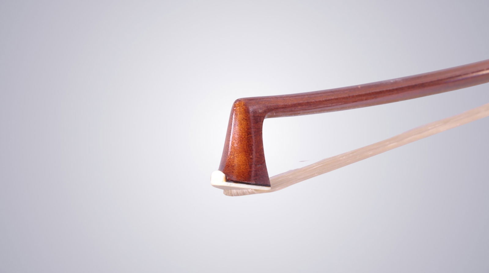 A SILVER & TORTOISE SHELL MOUNTED VIOLIN BOW - 4