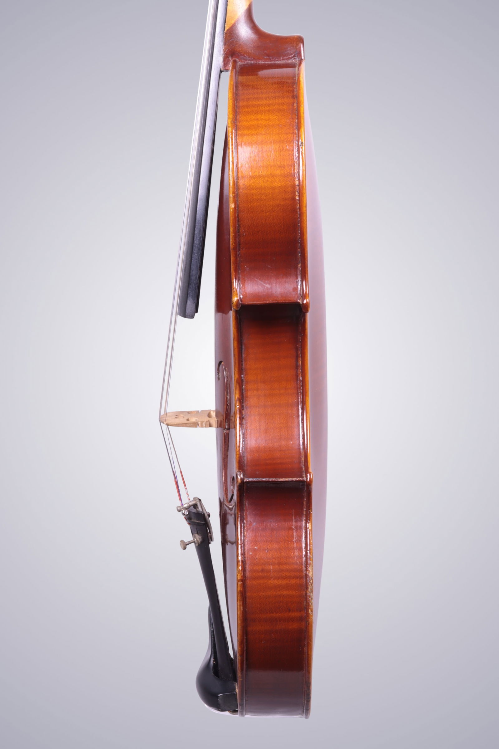 A VIOLIN LABELED ALBERT DEBLAYE - 12