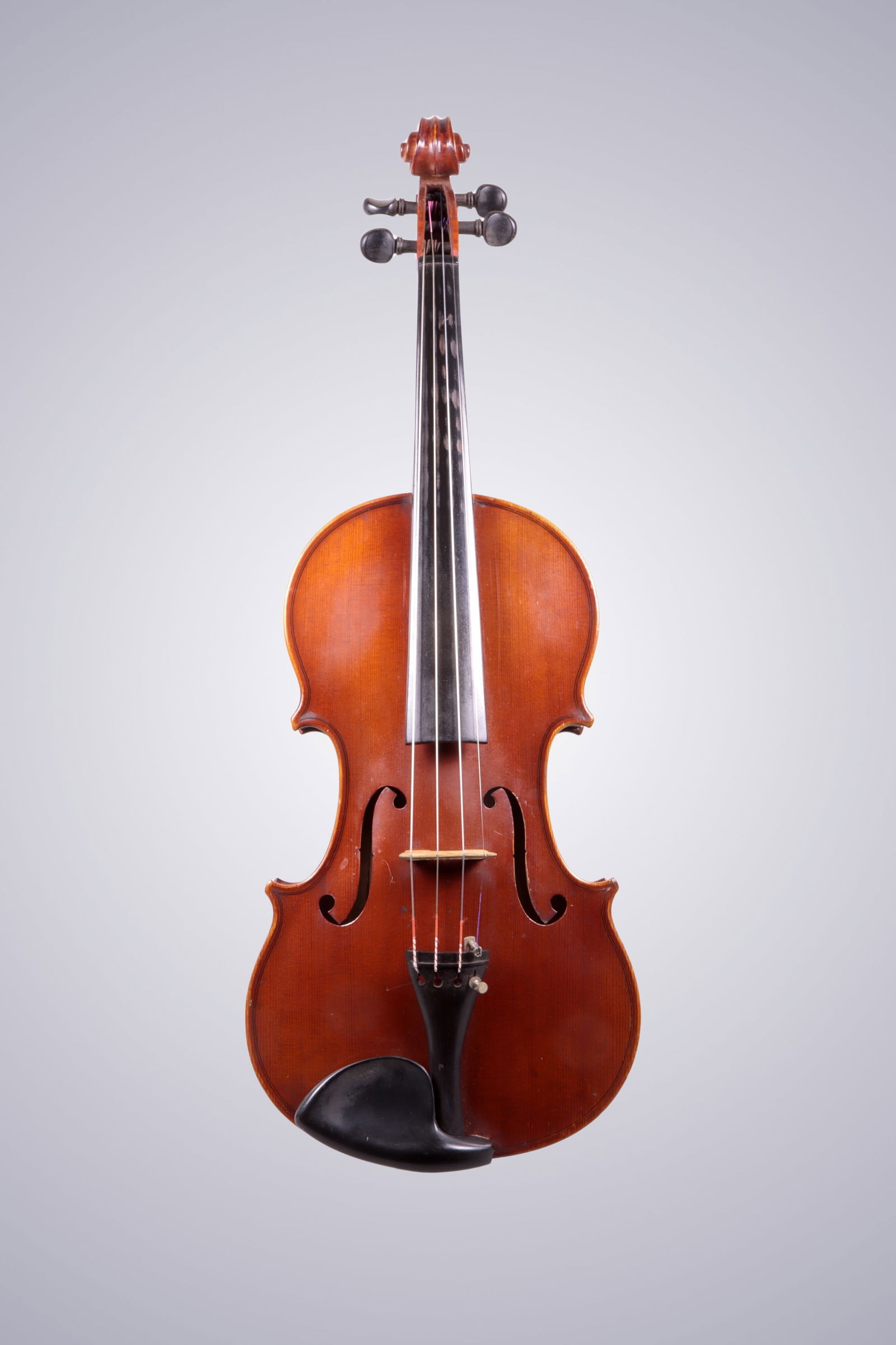 A VIOLIN LABELED ALBERT DEBLAYE - 2