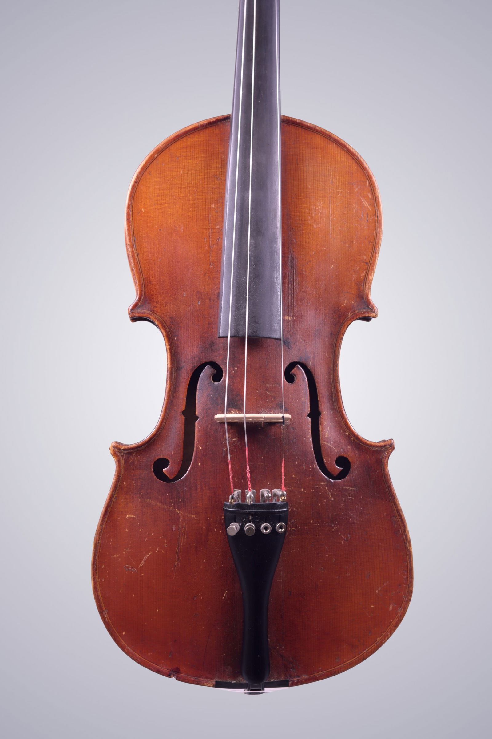 A VIOLIN BRANDED STAINER - 3