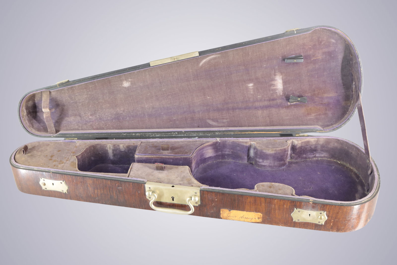 A WOODEN VIOLIN CASE - 4