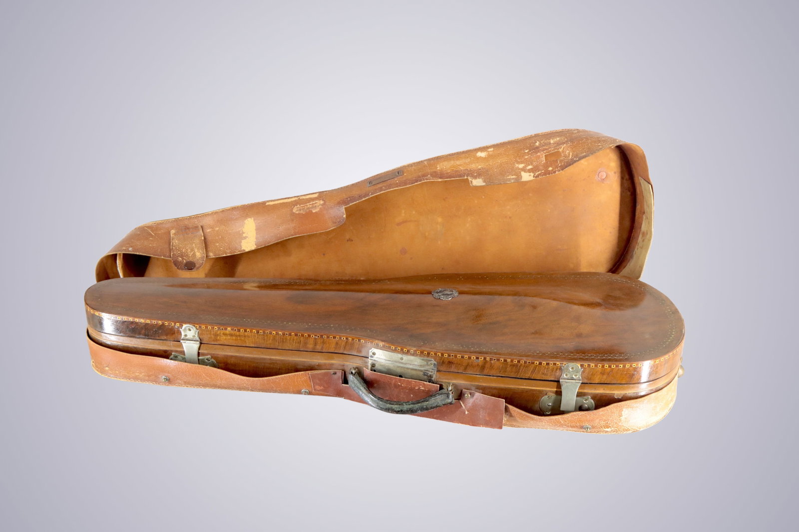 VIOLIN CASE: A WOODEN VIOLIN CASE Approximate Dimensions: 77 cm (Total length) 23 cm (Width) 13 cm (Height)