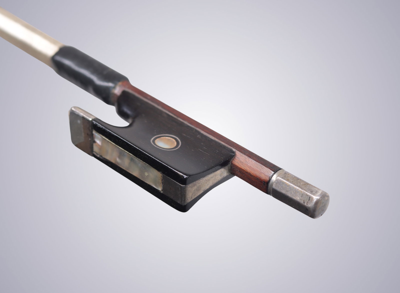 A SILVER MOUNTED VIOLIN BOW ATTRIBUTED TO L. BAUSCH WORKSHOP - 8