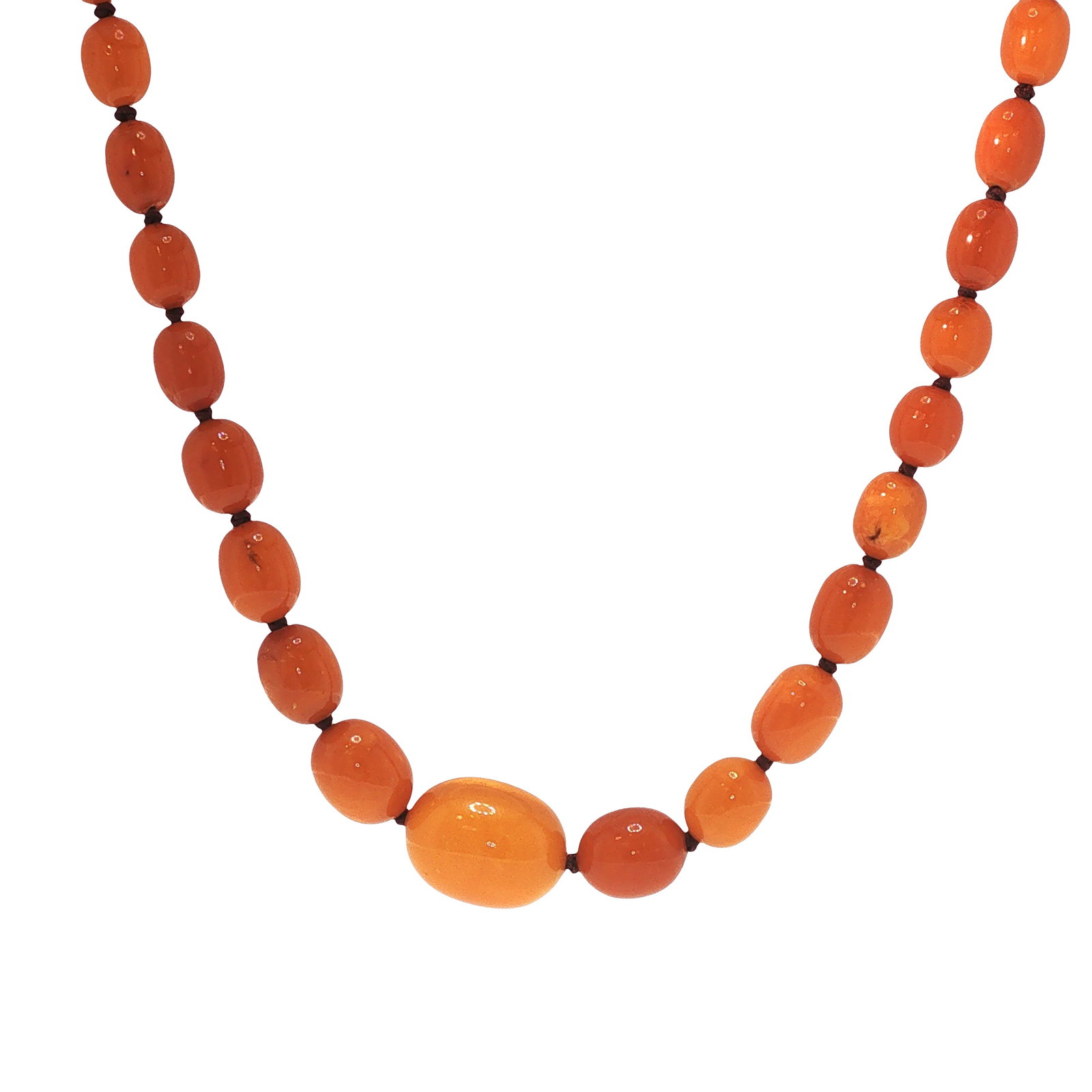 A NATURAL BALTIC AMBER BEAD NECKLACE (1 of 6)