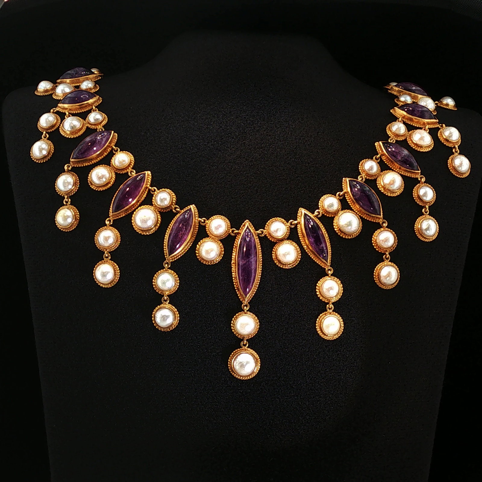 ANTIQUE 18K GOLD AMETHYST AND PEARL FRINGE NECKLACE: ANTIQUE 18K GOLD AMETHYST AND PEARL FRINGE NECKLACE Designed as an antique festoon necklace composed of marquise-cut amethysts alternating with pearls in finely beaded 18k gold settings, suspending gr