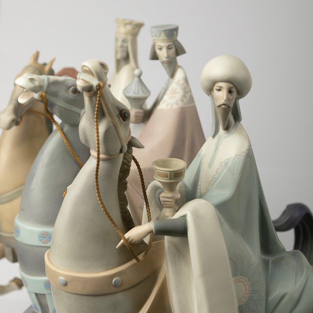 Three wise men in Spanish Lladro porcelain. 40 cm high. (1 of 8)