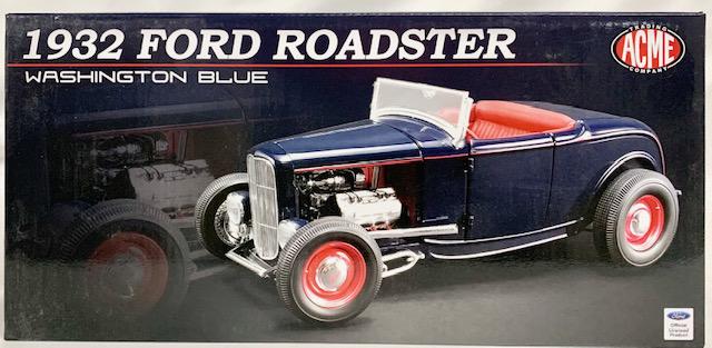 1932 Ford Roadster Model Car N I B: 1932 Ford Roadster Model Car N I B