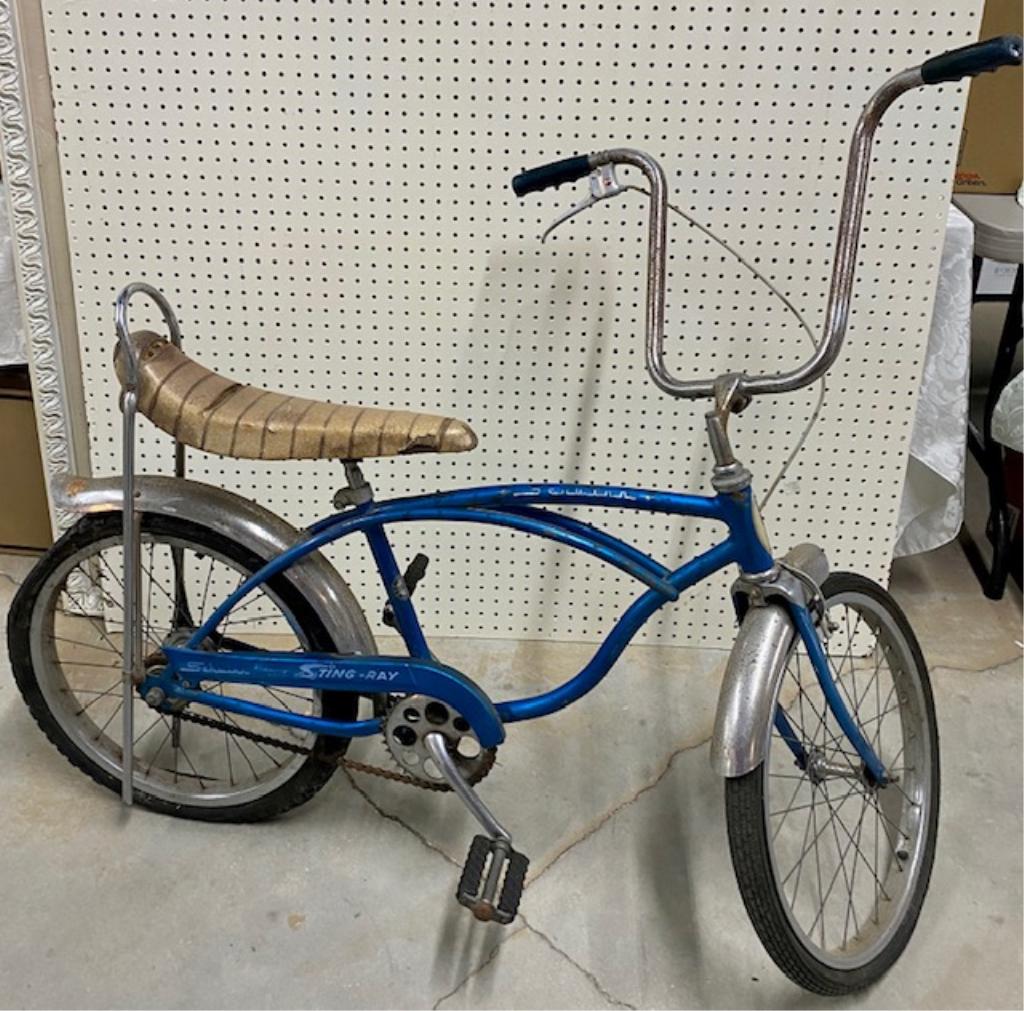 Vintage Schwinn Stingray Bike - Feb 10, 2021 | Berner's Auction in FL