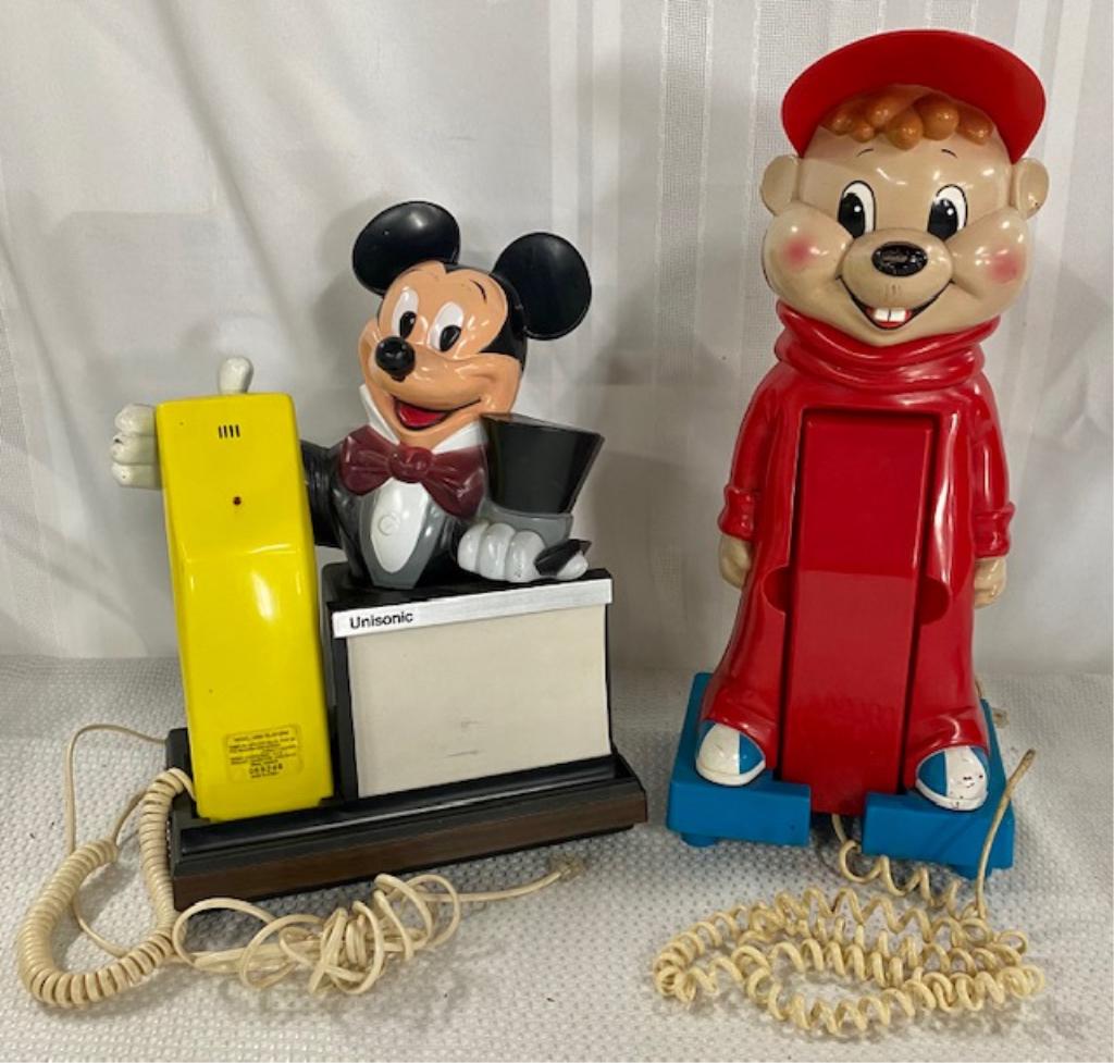 2 Vintage Phones: Mickey Mouse/The Chipmunk's. (1 of 16)